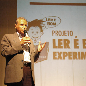 Escritor Laé de Souza.